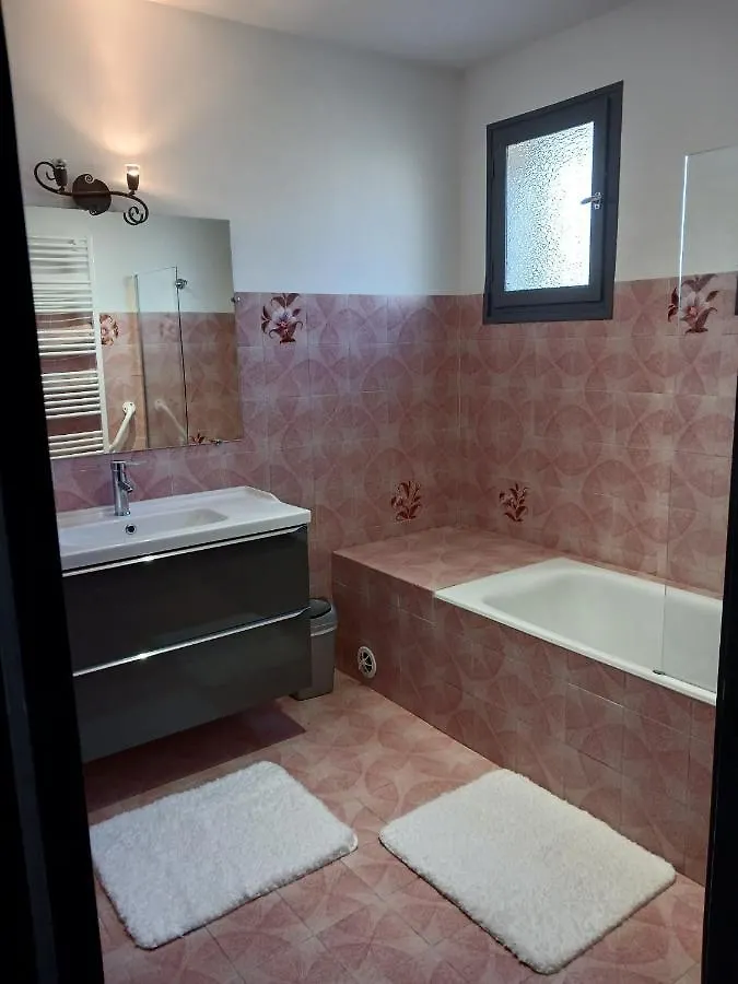 Holiday home La Dindoulette A Partir De 3 Jours Et Plus Sans Piscine Pour 6 Personnes Personnes Villeneuve
