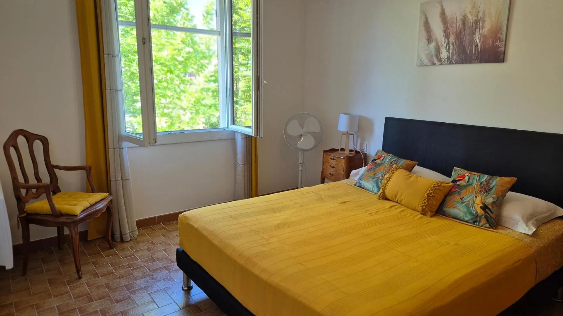 La Dindoulette A Partir De 3 Jours Et Plus Sans Piscine Pour 6 Personnes Personnes Villeneuve  France